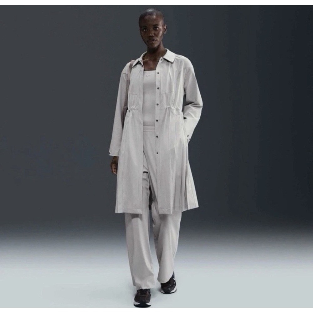 Nike Woman's 24.7 Perfect Stretch Dri-Fit Oversize Trench Coat HV3627-104